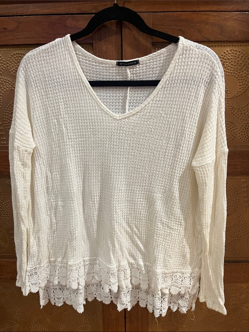 Staccato Cream Waffle Knit V‑Neck Top with Lace Hem